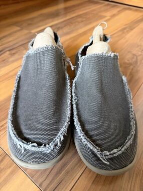 CROCS Men's Frayed-Edge Slip-On Loafers in Gray